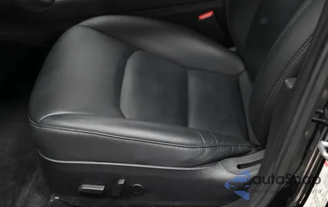 2018 Tesla Model 3 z USA, uszkodzony, nr VIN 5YJ3E1EB5JF128896